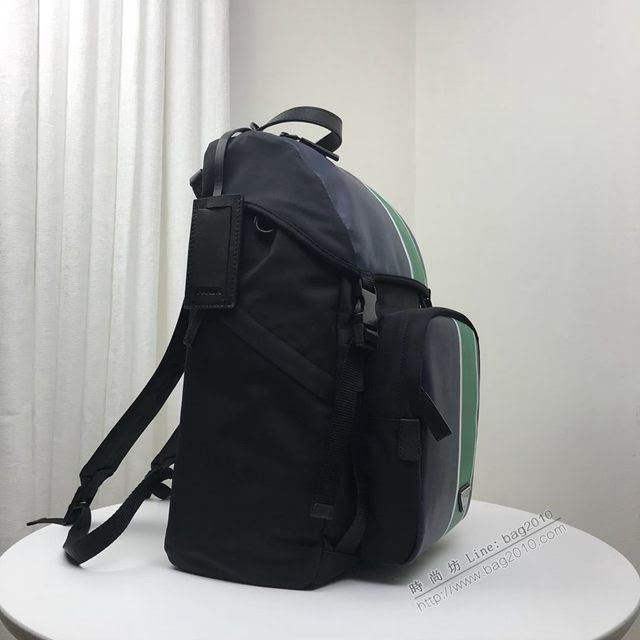 prada男包 普拉達專櫃2020爆款 2VZ135 Prada新款雙肩包 Prada男士後背包 黑+深藍+綠  pyd2038
